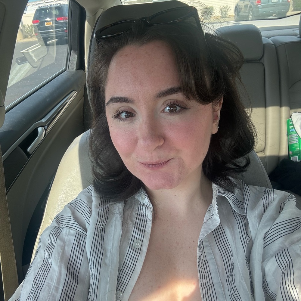 Meet your Posher, Angela